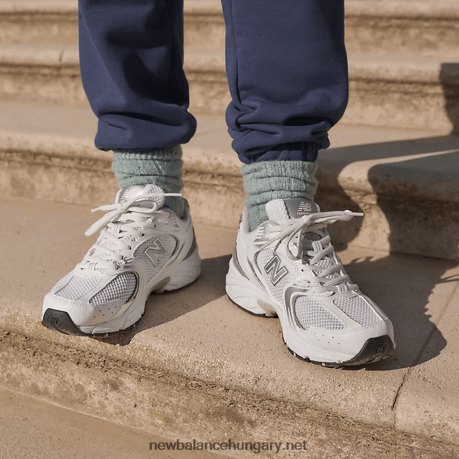 New Balance 6XH8F0785 férfiak 530