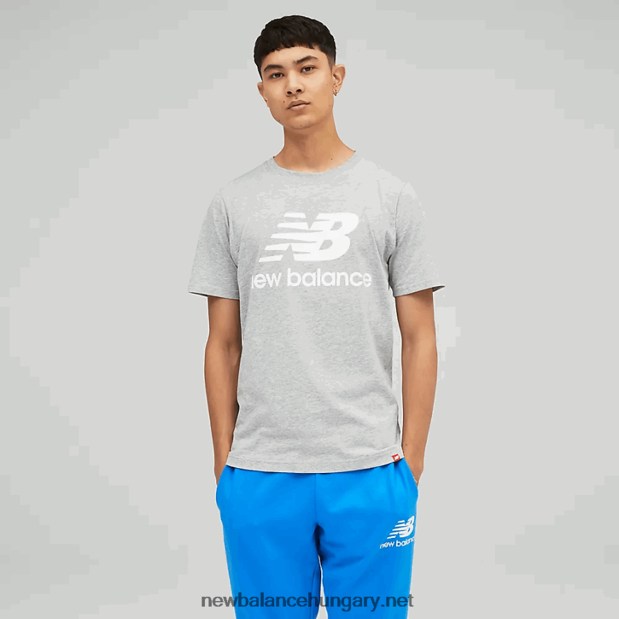 6XH8F04742 férfiak nb essentials halmozott logós póló