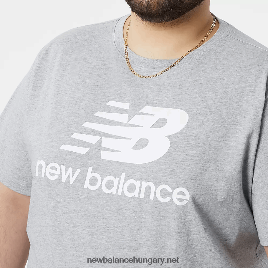 New Balance 6XH8F01941 férfiak Essentials halmozott logós póló