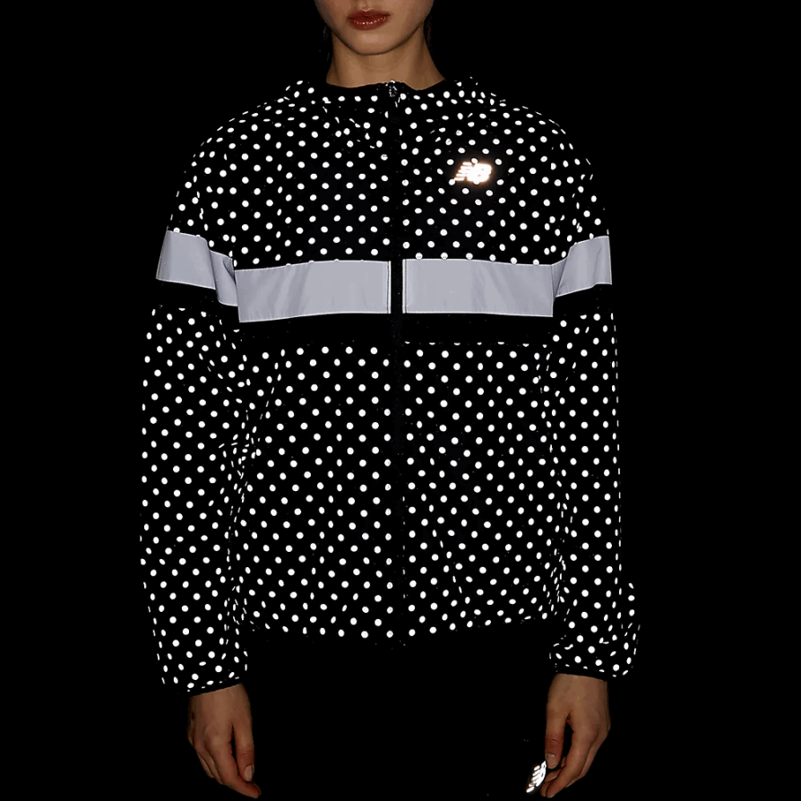 New Balance 6XH8F02703 nők fényvisszaverő nyomat gyorsító kabát